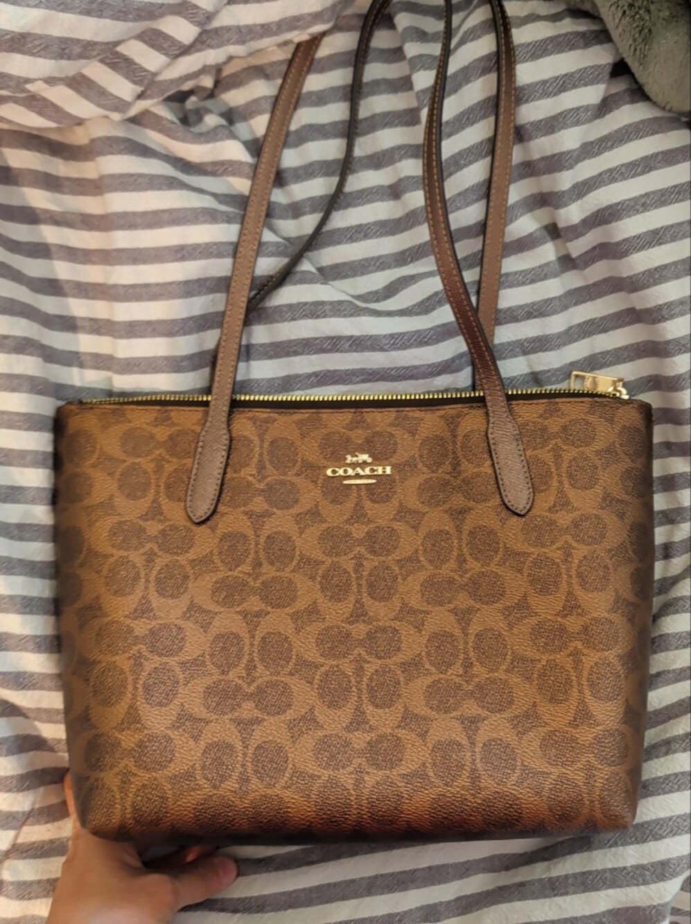 Coach Fiona Zip Tote Signature Canvas Gold Brown Copper CW396